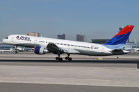 N637DL @ KLAS - Delta Airlines / 1988 Boeing 757-232