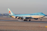 HL7437 @ LOWW - Koean Air Cargo - by Delta Kilo