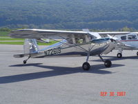 N72619 @ KLHV - Picture of Cessna 72619 - by Rob Staib