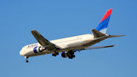 N174DN @ KATL - Short Final for 26R - by Michael Martin
