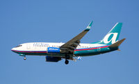 N176AT @ KATL - On final for Runway 26R - by Michael Martin