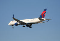 N712TW @ KATL - Short Final for 26R - by Michael Martin