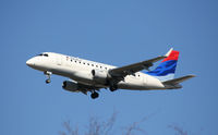 N868RW @ KATL - On final for Runway 26R - by Michael Martin