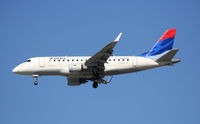 N868RW @ KATL - On final for Runway 26R - by Michael Martin