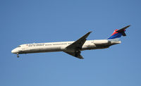 N912DE @ KATL - On final for Runway 26R - by Michael Martin