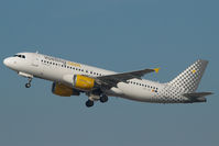 EC-JZI @ BCN - Vueling Airbus 320 - by Yakfreak - VAP