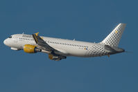 EC-JZI @ BCN - Vueling Airbus 320 - by Yakfreak - VAP