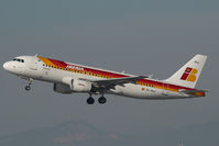 EC-KHJ @ BCN - Iberia Airbus 320 - by Yakfreak - VAP
