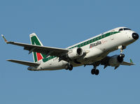 EI-DFH @ LIRF - On short final to RWY 16L. - by Jorge Molina