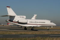 CS-DLA @ EBBR - manoeuvring to park on General Aviation apron - by Daniel Vanderauwera