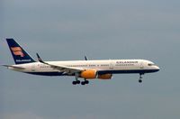 TF-FIU @ FRA - Boeing 757 im Landeanflug - by Stefan Pachner