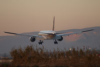 9V-SWL @ BCN - Singapore Airlines Boeing 777-300 - by Yakfreak - VAP