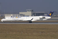 EI-DVS @ VIE - Air One Canadair Regionaljet 900 - by Thomas Ramgraber-VAP