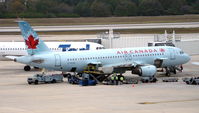 C-FLSU - Ground personnel preparing the aircraft for its return to Toronto