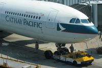 B-HLN @ VHHH - Cathay Pacific - by Michel Teiten ( www.mablehome.com )