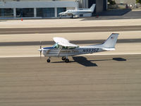 N99352 - Flight School Airplane - by Ayush Rustagi