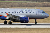 VP-BWK @ VIE - 2004 Airbus A319-111 - by Juergen Postl