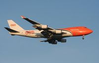 OO-THA @ VIE - TNT 747-400F