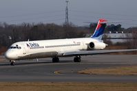 N905DE @ ORF - Delta Airlines N905DE (FLT DAL1045) from Hartsfield-Jackson Atlanta Int'l (KATL) exitting RWY 5 at Taxiway Echo after landing.