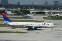 N136DL @ KFLL - Boeing 767-300 - by Mark Pasqualino