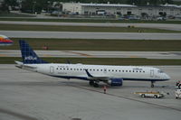 N178JB @ KFLL - ERJ 190-100 IGW