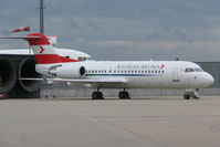 OE-LFR @ VIE - Fokker70