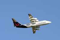 OO-DWD @ EBBR - Leaving Brussels Airport from rwy 20 - by Marc Nollet