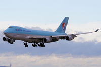 HL7605 @ VIE - Boeing 747-4B5(ER/F)