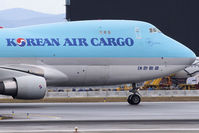 HL7605 @ VIE - Boeing 747-4B5(ER/F)