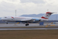 OE-LFQ @ VIE - Fokker70