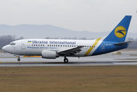 UR-GAT @ VIE - Boeing 737-528