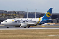 UR-GAT @ VIE - Boeing 737-528