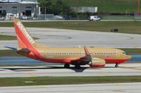 N798SW @ FLL - This Southwest B737 still wears the old colour scheme in Feb 2008