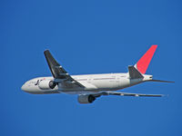 JA8978 @ RJCC - Boeing 777-289/JAL/Chitose