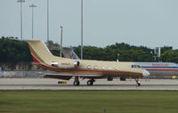 N668JT @ PBI - The business aircraft traffic at West Palm Beach on the Friday before President's Day always provides the aviation enthusiast / photographer with a treat - by Terry Fletcher