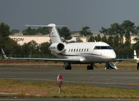 N562ME @ LFBD - Parked at the General Aviation apron... - by Shunn311