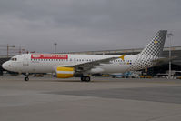 EC-JRI @ VIE - Fly Niki Airbus 320 - by Yakfreak - VAP