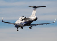 N332FX @ KAPA - Approach to 17L.