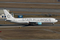 OE-LAZ @ VIE - Austrian Airlines Boeing 767-300 - by Yakfreak - VAP