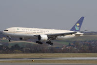 HZ-AKV @ VIE - Boeing 777-268 (ER)