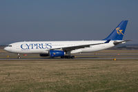5B-DBT @ LOWW - Nice bird.