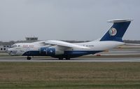 4K-AZ100 @ VIE - Silk Way IL76 - by Luigi