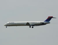 N901DA @ DFW - Delta Airlines landing 18R at DFW