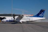 YR-ATD @ VIE - Tarom ATR42 - by Yakfreak - VAP