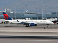 N703TW @ KLAS - Delta Airlines / 1996 Boeing 757-2Q8
