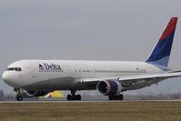 N152DL @ VIE - Boeing 767-3P6