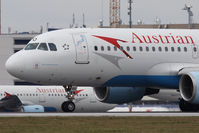 OE-LBO @ VIE - Airbus A320-214