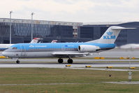 PH-KZG @ VIE - Fokker70 - by Juergen Postl