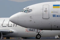 UR-GAT @ VIE - Boeing 737-528