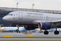 VP-BWL @ VIE - Airbus A319-111